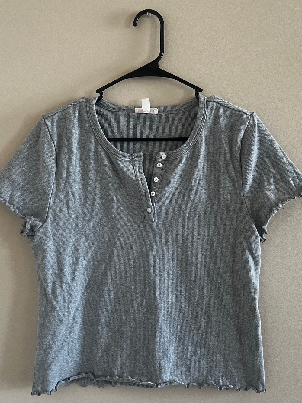 Riley & Rae Henley Short Sleeve Top